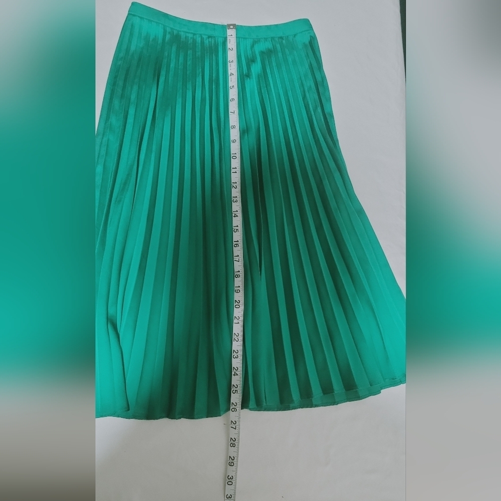 Forever 21 Vibrant Teal A-Line Skirt - Picture 6 of 8